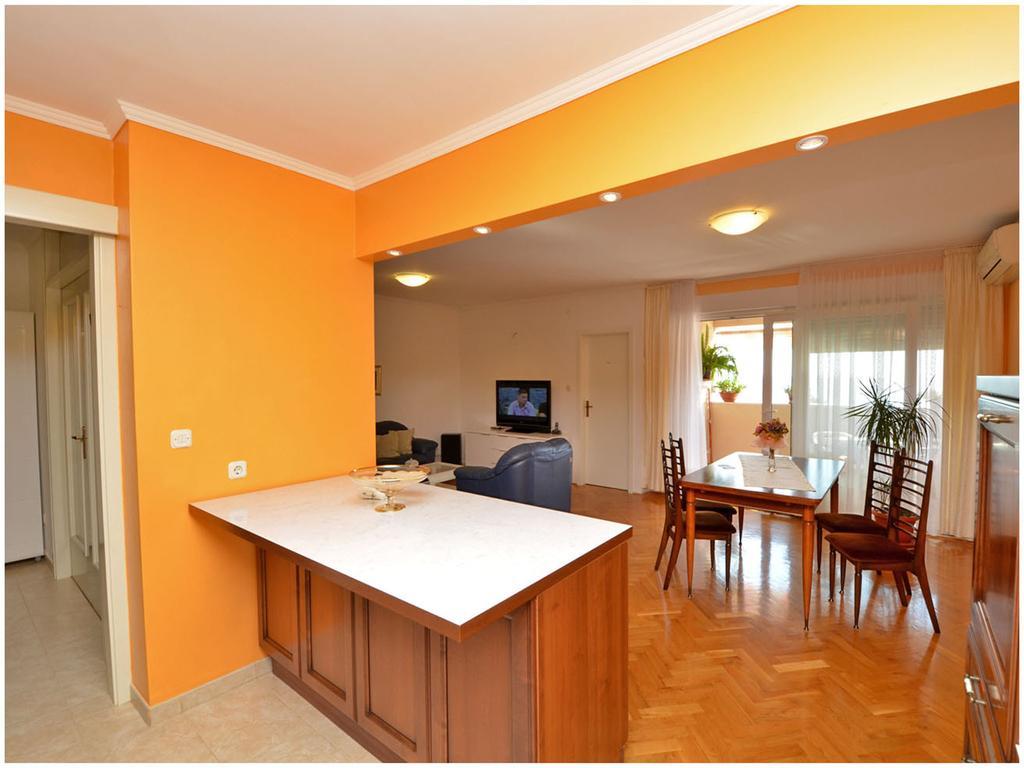 Apartment Laura Podstrana Quarto foto